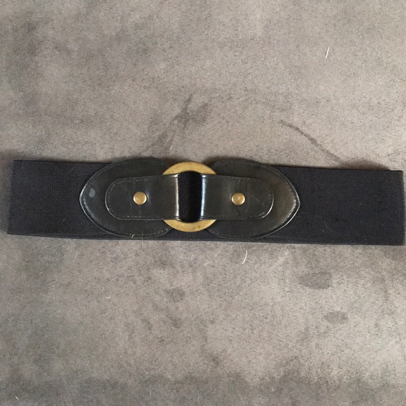 Accessories - 🍁3/$20🍁 elastic black and gold belt